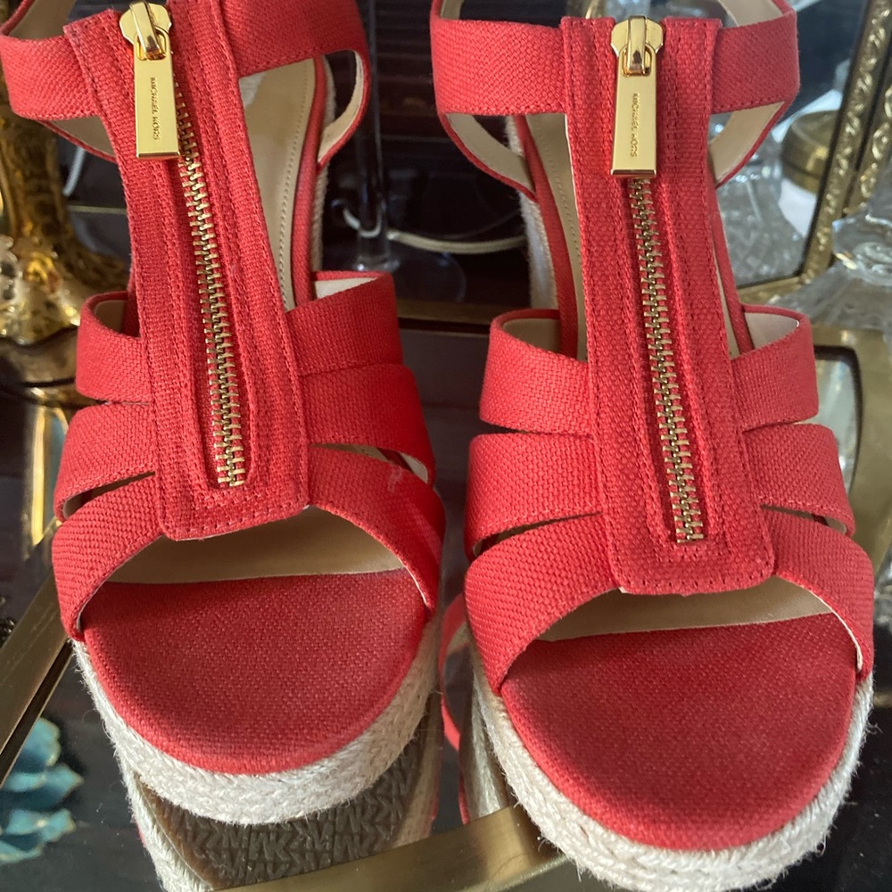 Michael Kors Brand New Salmon Platform size 9 just in time for Spring. .